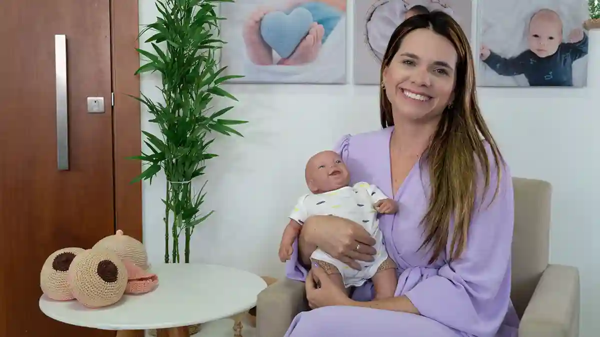 Sarah Sumaia compartilhando orientações sobre o desmame gentil, uma abordagem respeitosa e gradual para o fim da amamentação